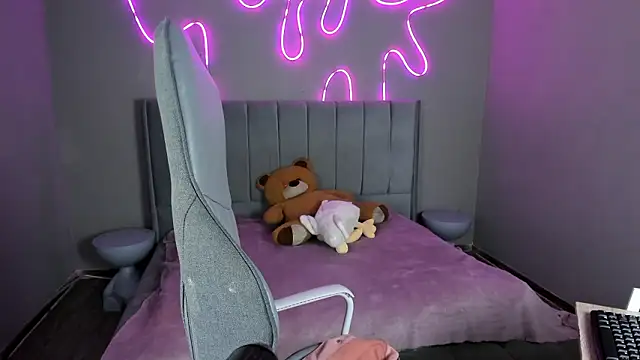 Emma and Issac online show from 02/24/26, 08:29