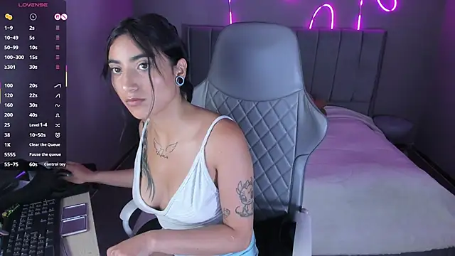 Emma and Issac online show from 03/10/26, 08:58