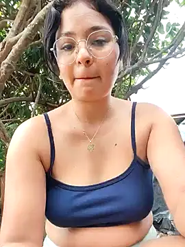 Lily-o online show from 11/30/25, 04:22