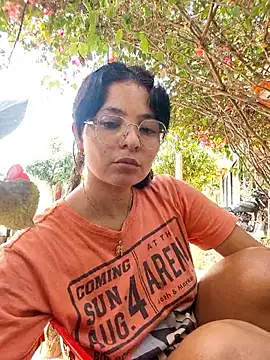 Lily-o online show from 12/15/25, 04:22