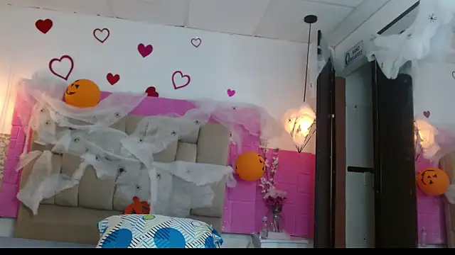 Damary Leon online show from 10/27/25, 06:56