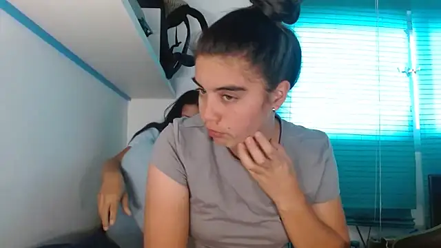 Arieeel 09 online show from 04/15/26, 04:03