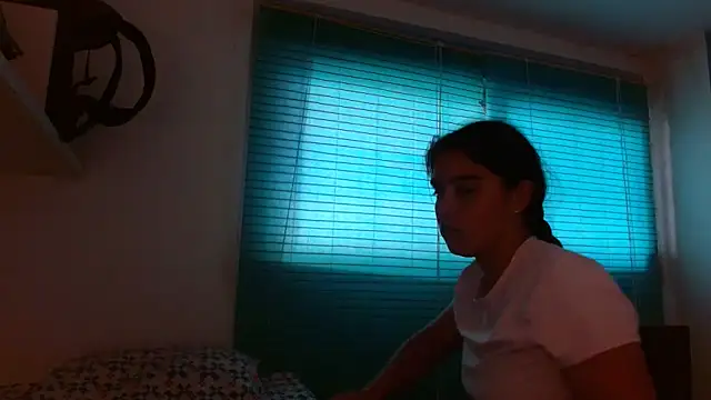 Arieeel 09 online show from 04/16/26, 04:08