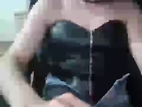 Snapshot of PaulysSecret chatting on 12/04/25, 02:32 PaulysSecret online show from 12/04/25, 02:32