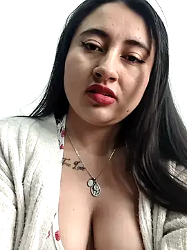 Snapshot of AMATISTA__16 chatting on 07/17/26, 12:23 AMATISTA 16 online show from 07/17/26, 12:23