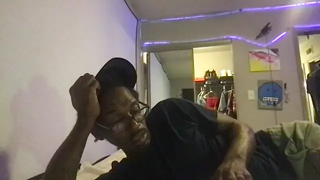 Snapshot of Triggerhappycj100 chatting on 09/19/25, 01:51 Triggerhappycj100 online show from 09/19/25, 01:51