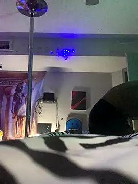 Snapshot of Triggerhappycj100 chatting on 10/21/25, 02:56 Triggerhappycj100 online show from 10/21/25, 02:56