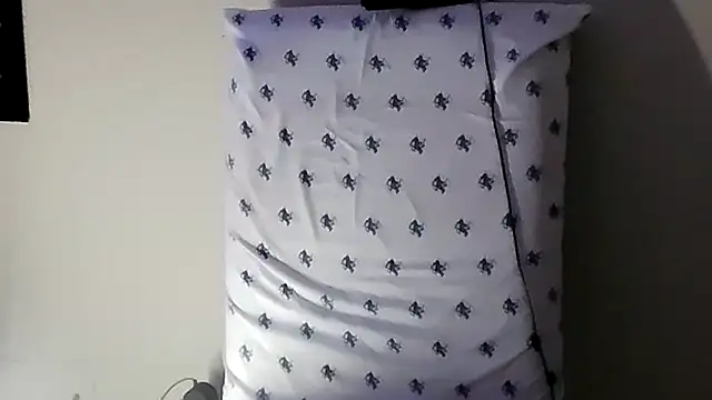 Snapshot of Triggerhappycj100 chatting on 11/02/25, 11:40 Triggerhappycj100 online show from 11/02/25, 11:40