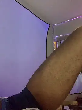 Snapshot of Triggerhappycj100 chatting on 11/09/25, 11:47 Triggerhappycj100 online show from 11/09/25, 11:47