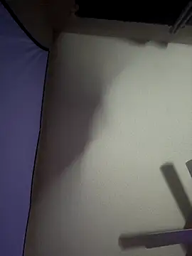 Snapshot of Triggerhappycj100 chatting on 11/30/25, 03:21 Triggerhappycj100 online show from 11/30/25, 03:21