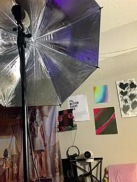 Snapshot of Triggerhappycj100 chatting on 02/17/26, 10:45 Triggerhappycj100 online show from 02/17/26, 10:45