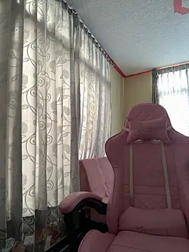 laure torres online show from 09/17/25, 03:57