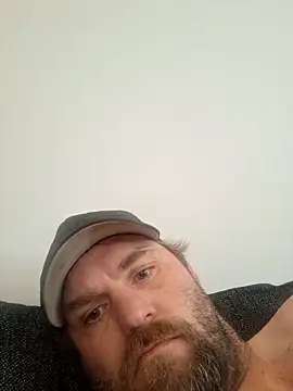 Snapshot of Bamse28 chatting on 09/28/25, 02:33 Bamse28 online show from 09/28/25, 02:33