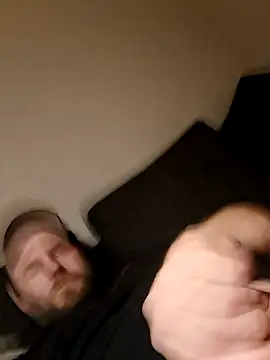 Snapshot of Bamse28 chatting on 11/27/25, 04:20 Bamse28 online show from 11/27/25, 04:20