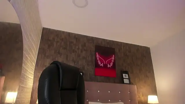 marian  stone online show from 09/15/25, 07:14