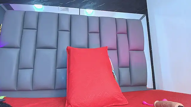 Roxana gomez online show from 11/23/25, 03:17