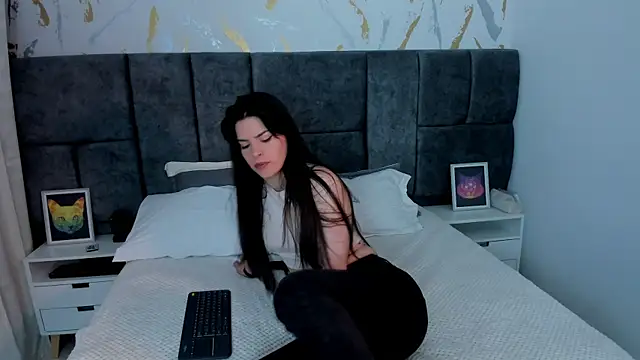 Astrid Velle online show from 01/12/26, 05:34