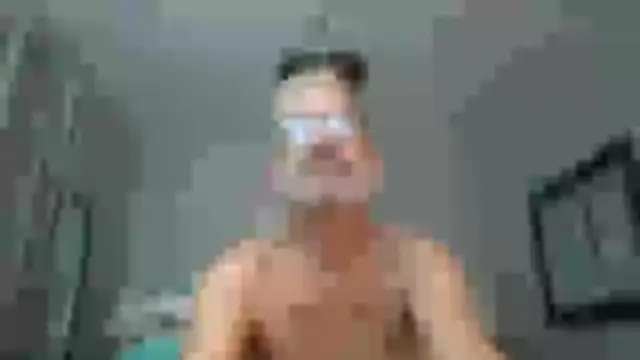 Snapshot of FoxnMouse chatting on 10/25/25, 04:20 FoxnMouse online show from 10/25/25, 04:20