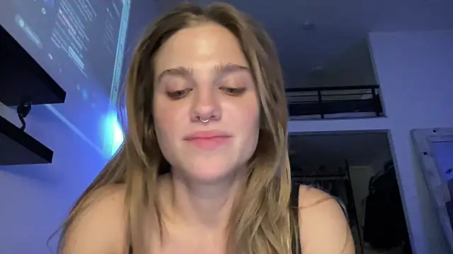 Snapshot of sweetceeme chatting on 02/15/26, 10:47 sweetceeme online show from 02/15/26, 10:47