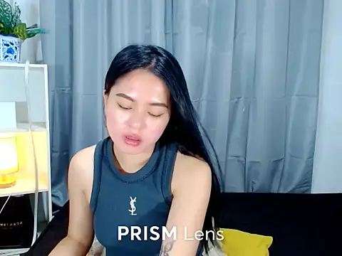 Urasian ladybug online show from 09/17/25, 03:52