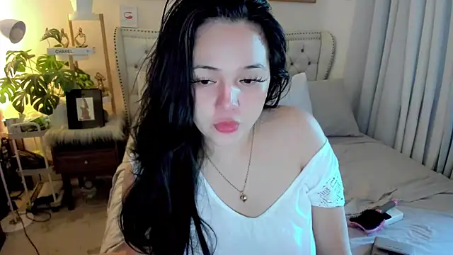 SweetHoney369 online show from 10/15/25, 12:33