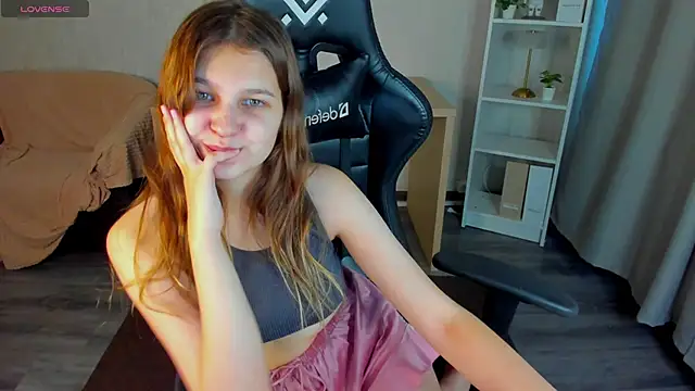 Elle Ellise online show from 11/08/25, 08:03