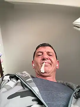 BULLBSX online show from 04/15/26, 06:31