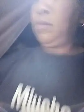 Snapshot of Mamapm20 chatting on 09/21/25, 02:29 Mamapm20 online show from 09/21/25, 02:29