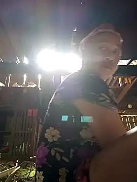 Snapshot of Mamapm20 chatting on 09/24/25, 03:54 Mamapm20 online show from 09/24/25, 03:54