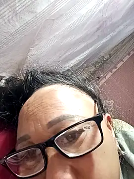 Snapshot of Mamapm20 chatting on 09/25/25, 10:24 Mamapm20 online show from 09/25/25, 10:24