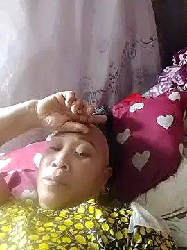 Snapshot of Mamapm20 chatting on 10/01/25, 04:29 Mamapm20 online show from 10/01/25, 04:29