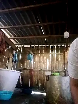 Snapshot of Mamapm20 chatting on 10/05/25, 12:20 Mamapm20 online show from 10/05/25, 12:20