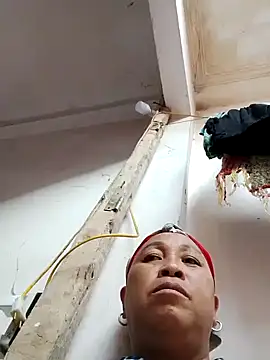 Snapshot of Mamapm20 chatting on 10/11/25, 09:52 Mamapm20 online show from 10/11/25, 09:52