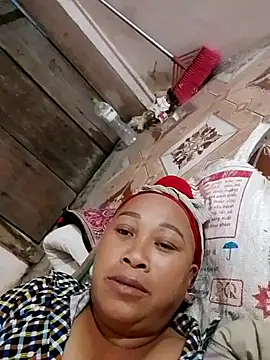 Snapshot of Mamapm20 chatting on 10/11/25, 10:30 Mamapm20 online show from 10/11/25, 10:30