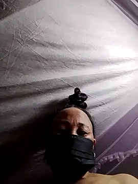 Snapshot of Mamapm20 chatting on 10/15/25, 12:49 Mamapm20 online show from 10/15/25, 12:49