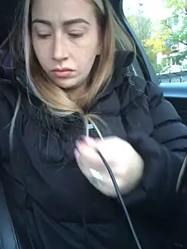 Snapshot of Reina_Cummings chatting on 10/16/25, 04:57 Reina Cummings online show from 10/16/25, 04:57