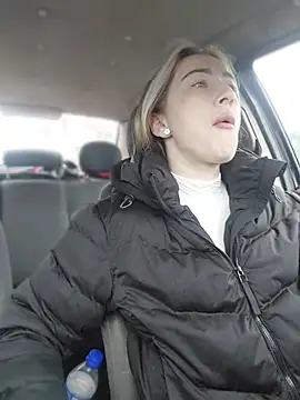 Reina Cummings online show from 03/22/26, 05:55