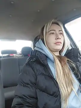 Reina Cummings online show from 03/25/26, 06:08