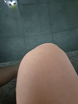 Snapshot of starvingo2002 chatting on 11/15/25, 03:37 starvingo2002 online show from 11/15/25, 03:37