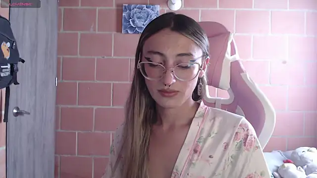 Snapshot of Andrea_camilaaa chatting on 10/02/25, 03:41 Andrea camilaaa online show from 10/02/25, 03:41