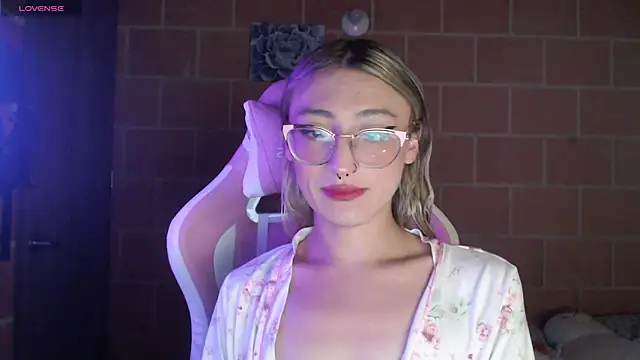 Andrea camilaaa online show from 04/15/26, 11:06