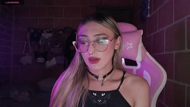 Andrea camilaaa online show from 06/11/26, 12:43