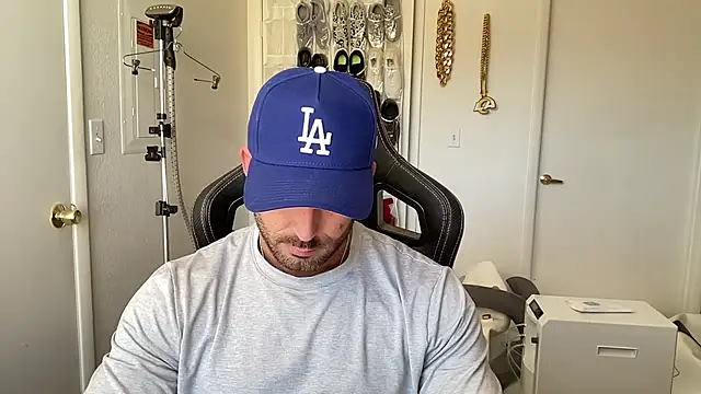 brettmycles28 online show from 07/01/26, 09:58