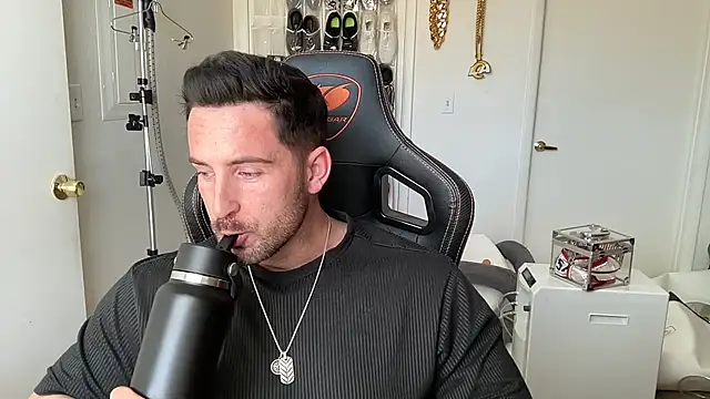 brettmycles28 online show from 07/11/26, 07:27