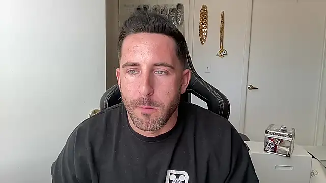 brettmycles28 online show from 07/15/26, 06:24