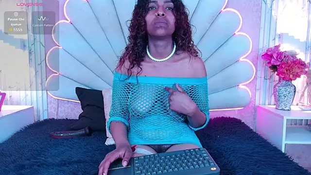 MisRoos online show from 12/17/25, 02:34