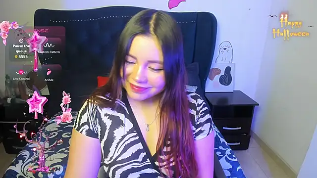 LucyPetit online show from 10/15/25, 01:33