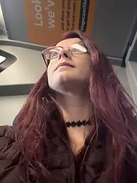 Snapshot of raen001 chatting on 11/29/25, 04:21 raen001 online show from 11/29/25, 04:21