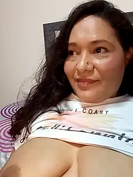 Laurasofia01 online show from 10/02/25, 03:08