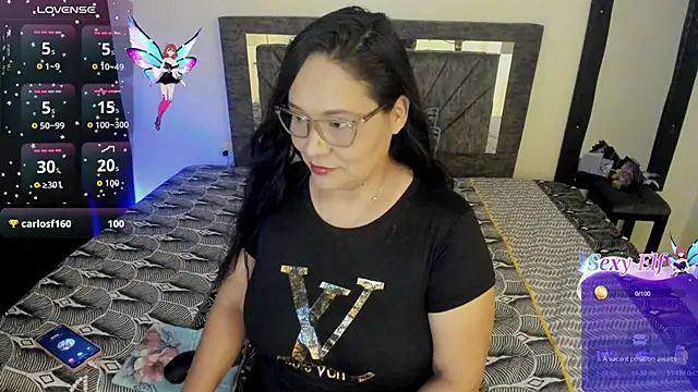 Laurasofia01 online show from 06/03/26, 01:52